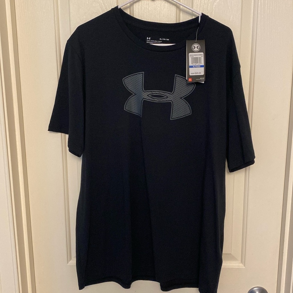 Under Armour heat gear T-shirt, loose fit. XL